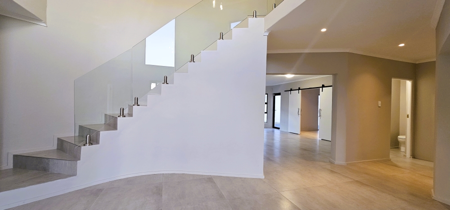 5 Bedroom Property for Sale in Myburgh Park Western Cape